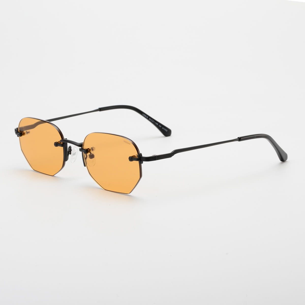 VESSUM VSM 16 / C04 – Black Light Brown